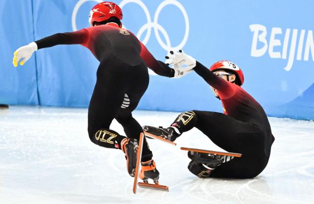 华体会体育hth-孙龙意外摔倒 中国队无缘男子5000米接力领奖台